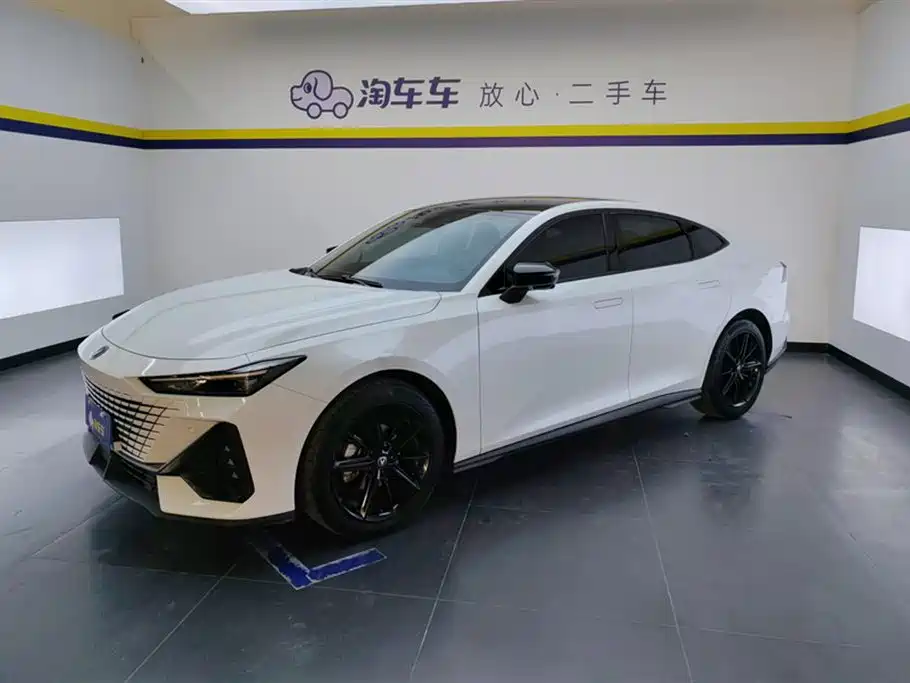 Changan UNI-V 2023 1.5T Luxury Edition