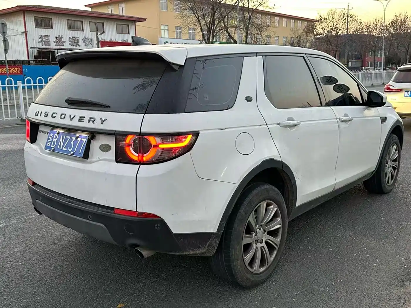 Land Rover Discovery Sport 2018 240PS SE Edition фото 9