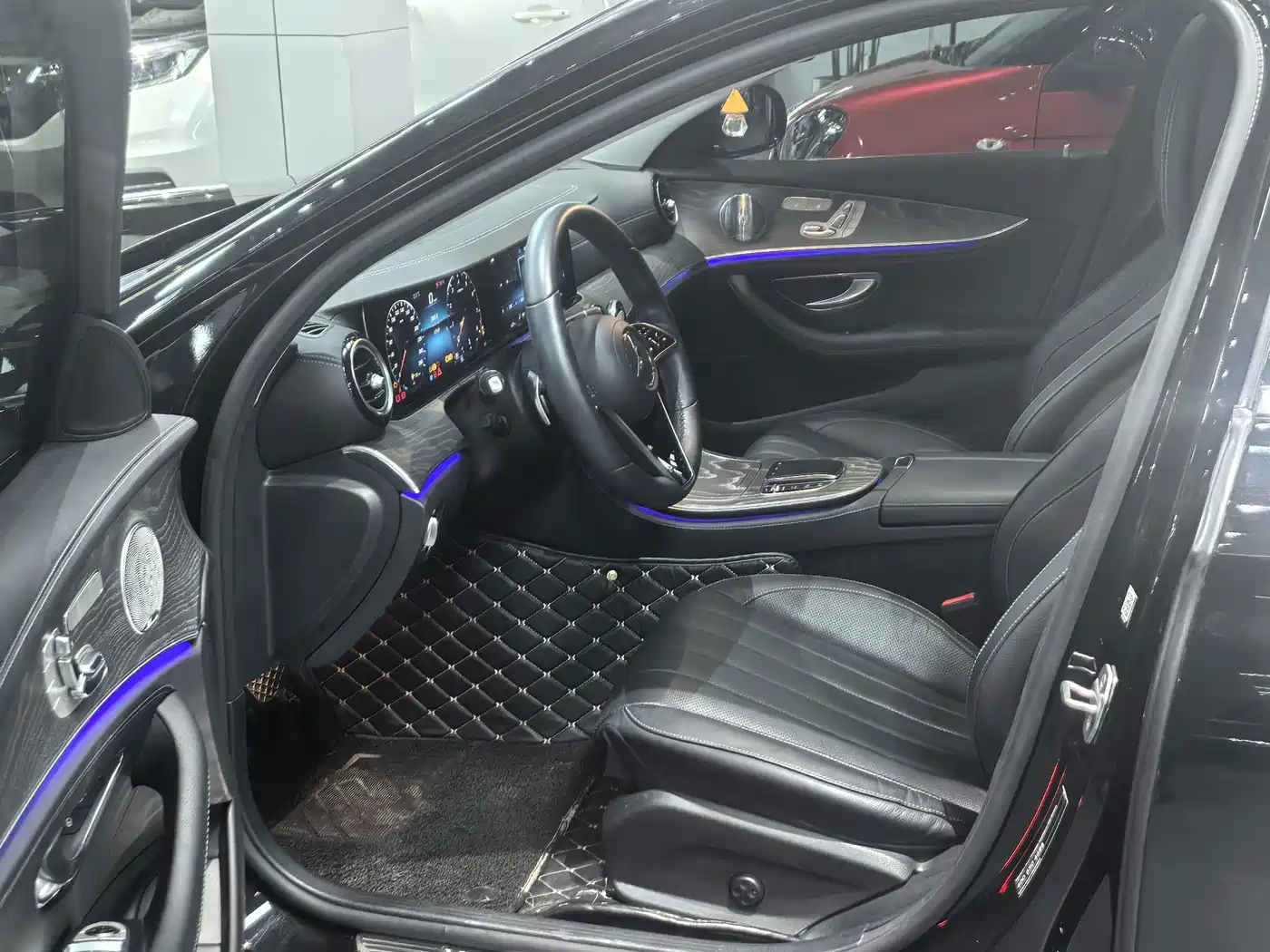 Фото 8 - Mercedes-Benz E-Class