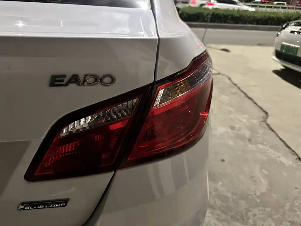 Changan Eado 2016 2015 1.6L Manual Luxury China V