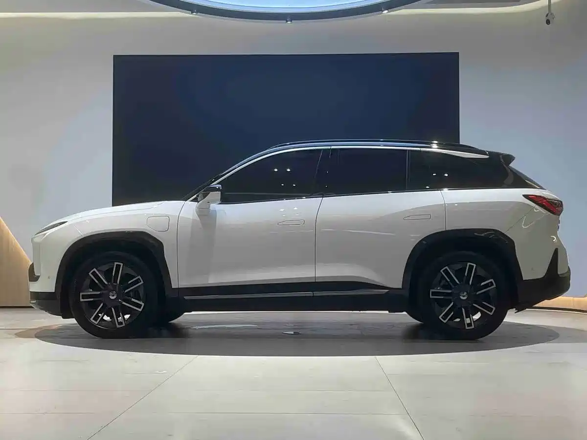 Фото 31 - NIO ES6