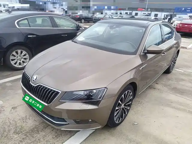  Škoda Superb 2016 TSI330 DSG Smart Edition