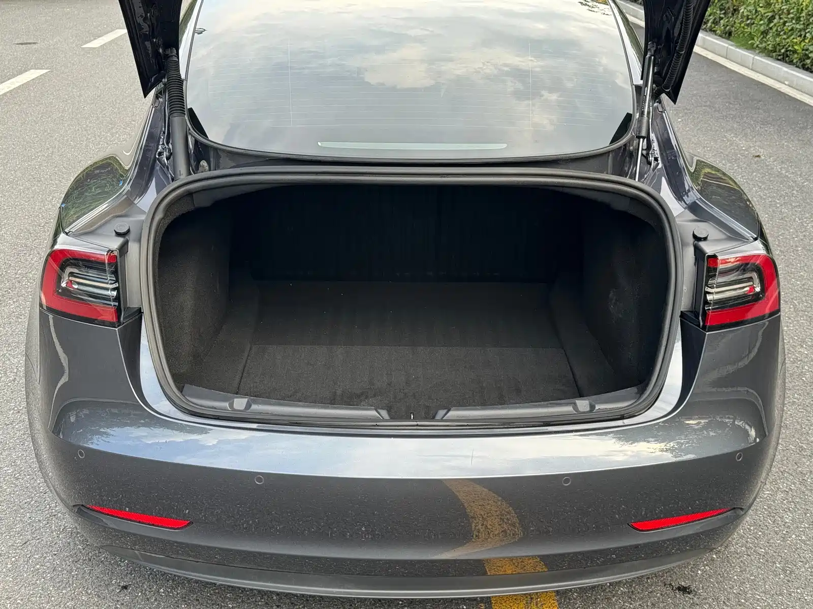 Photo 16 - Tesla Model 3
