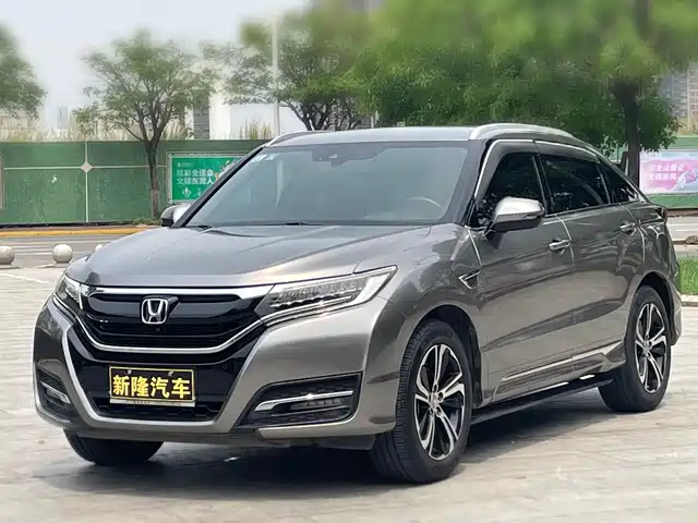 HONDA UR V