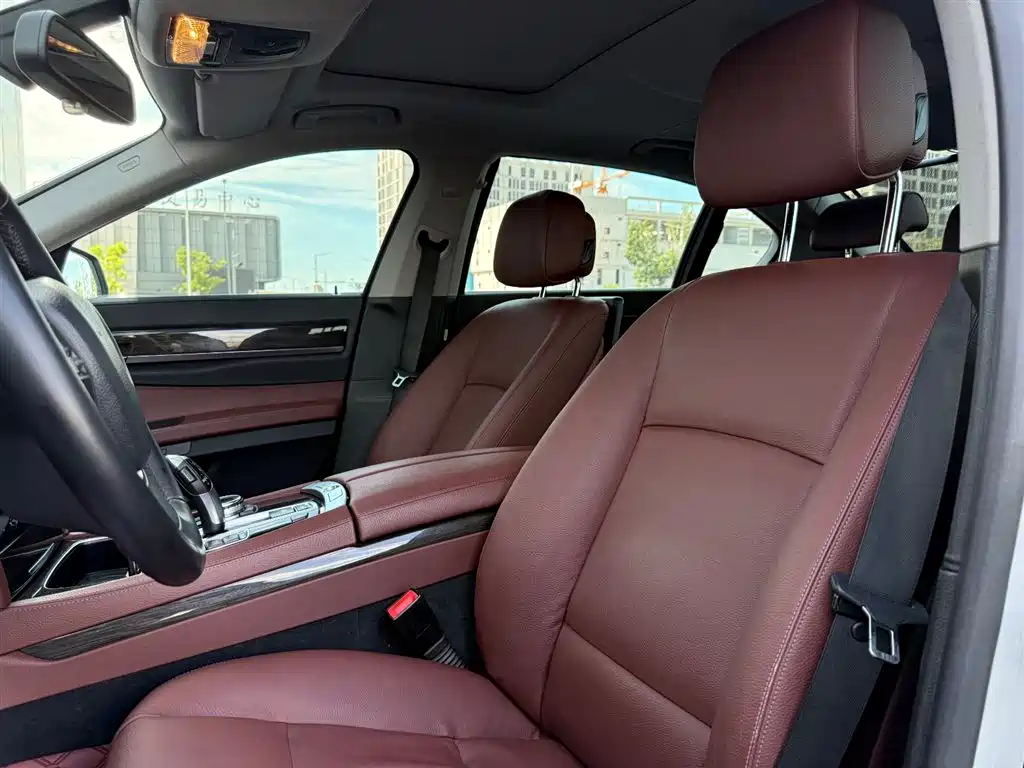 BMW 7 Series 2013 Model 730Li Leading фото 11