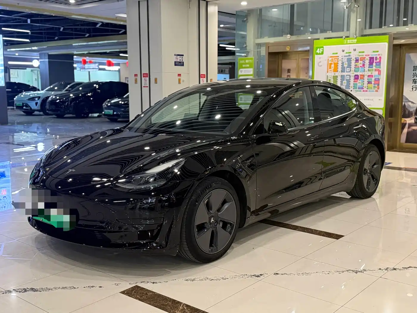 Фото 1 - Tesla Model 3
