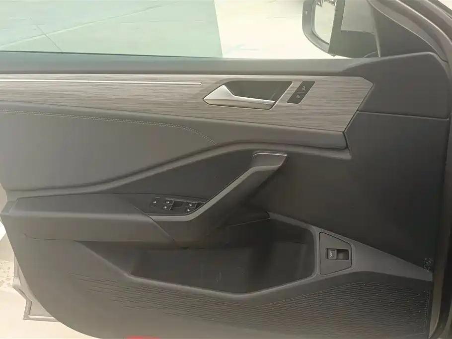 Volkswagen Sagitar 2023 Model Year 200TSI DSG Surpass Edition фото 7