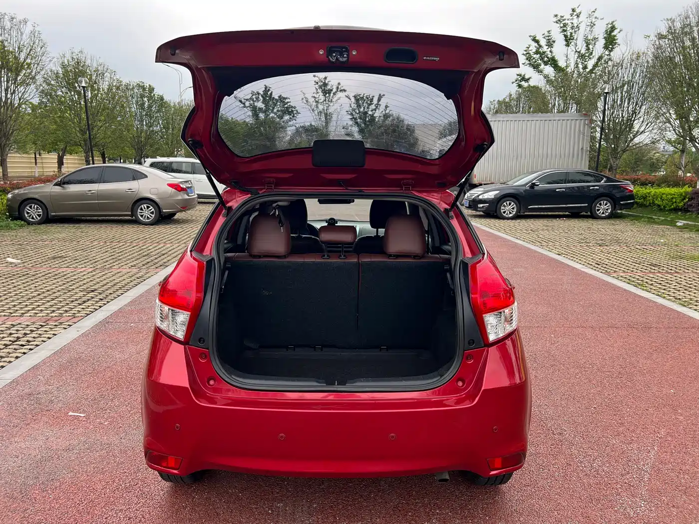 Toyota YARiS L Zhi Xuan 2015 1.5E Auto Charming Edition фото 14