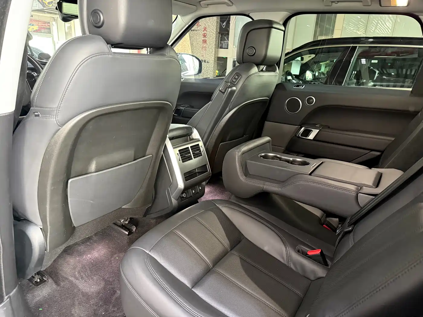 Land Rover Range Rover Sport 2019 3.0 SC V6 Special Edition фото 8
