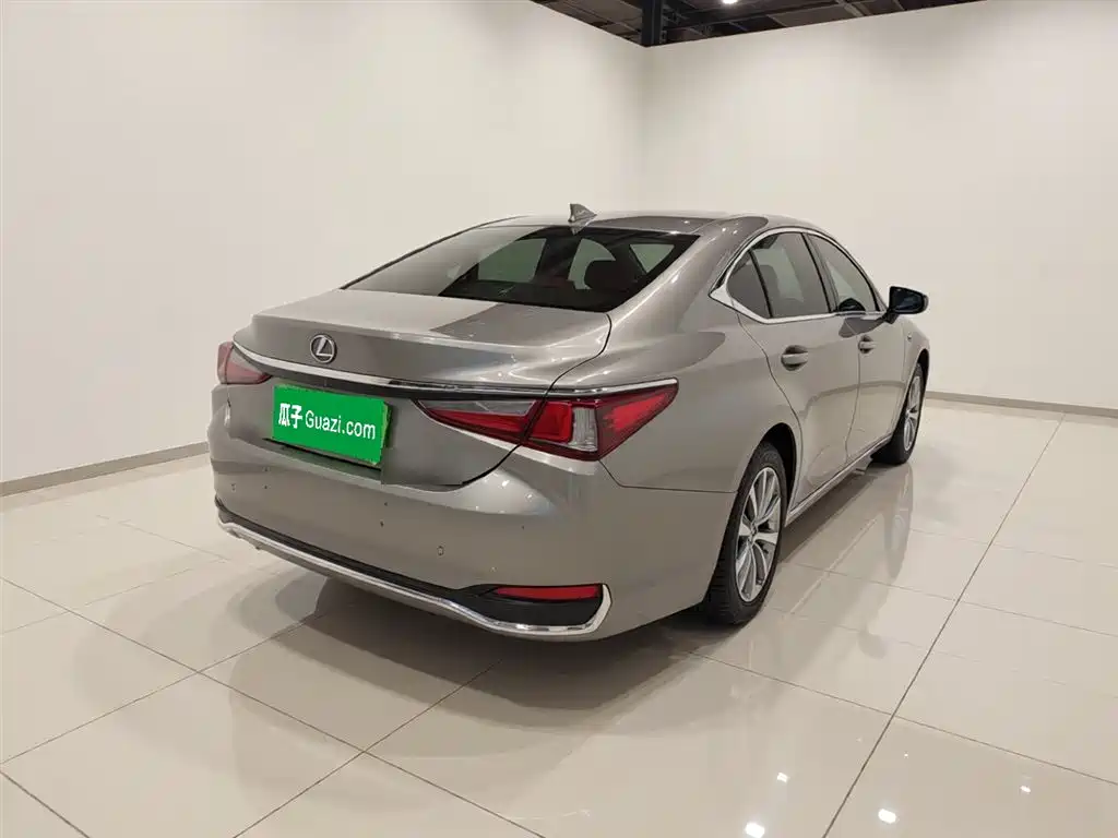 Lexus ES 2018 200 Luxury Edition China V фото 4