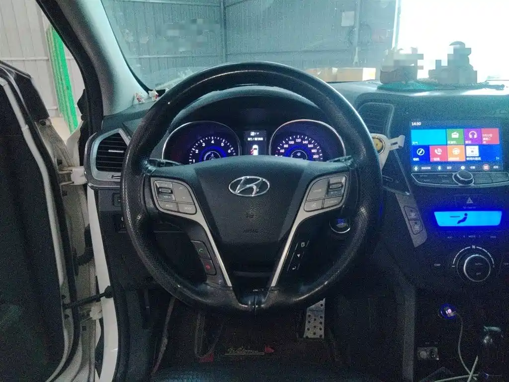 Hyundai Santa Fe 2013 Model 2.4L Automatic 2WD Smart фото 11