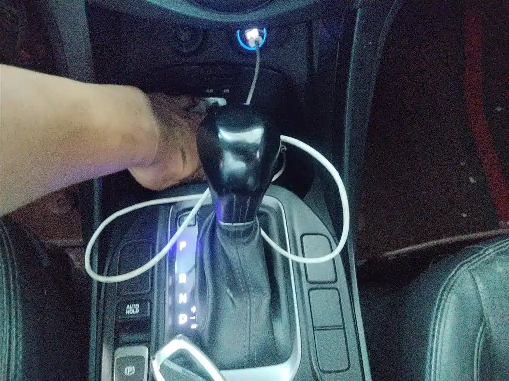 Hyundai Santa Fe 2013 Model 2.4L Automatic 2WD Smart фото 15