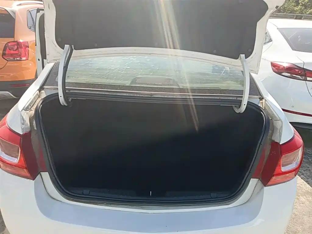 Chevrolet Cruze 2015 1.5L Classic SL MT фото 19