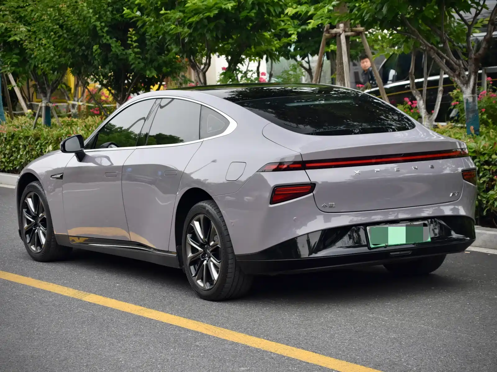 Фото 3 - XPeng P7