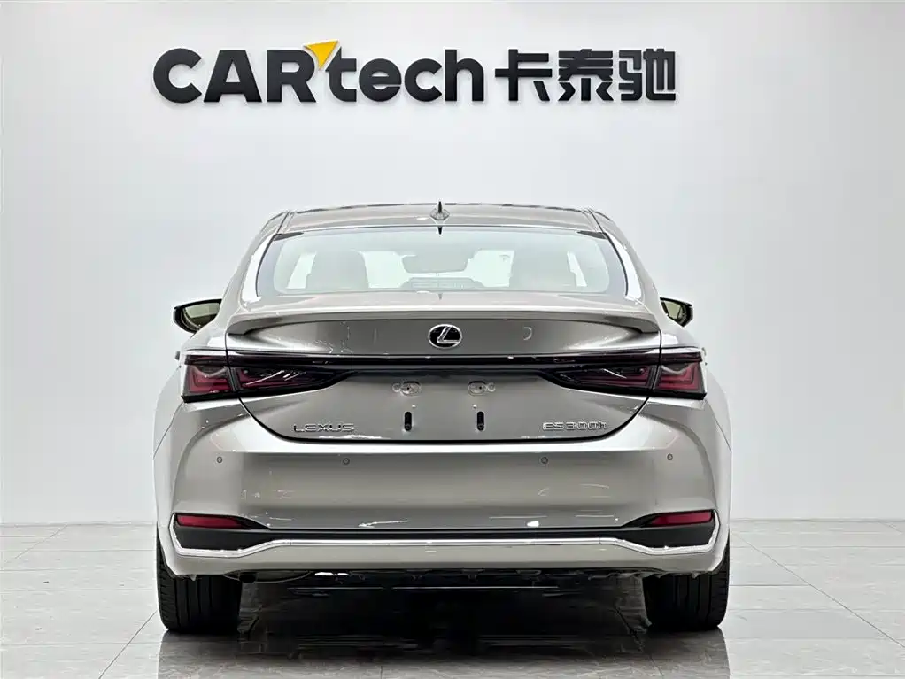 Lexus ES 2025 300h Ultimate Edition фото 4