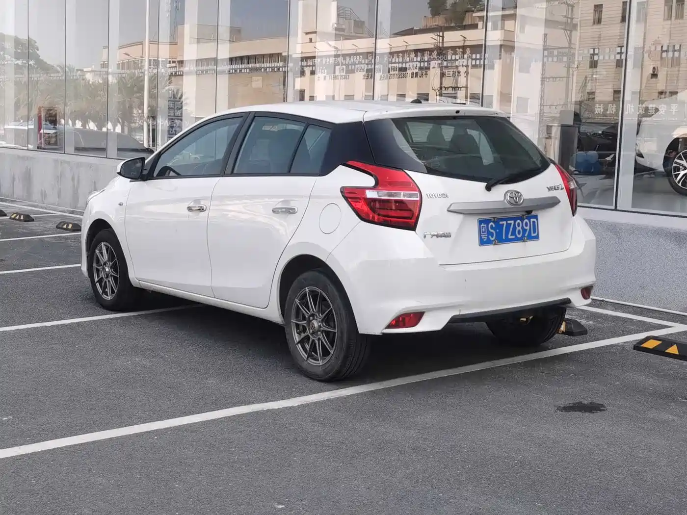 Toyota YARiS L Zhi Xuan 2016 Facelift 1.5E CVT Charming Edition фото 4