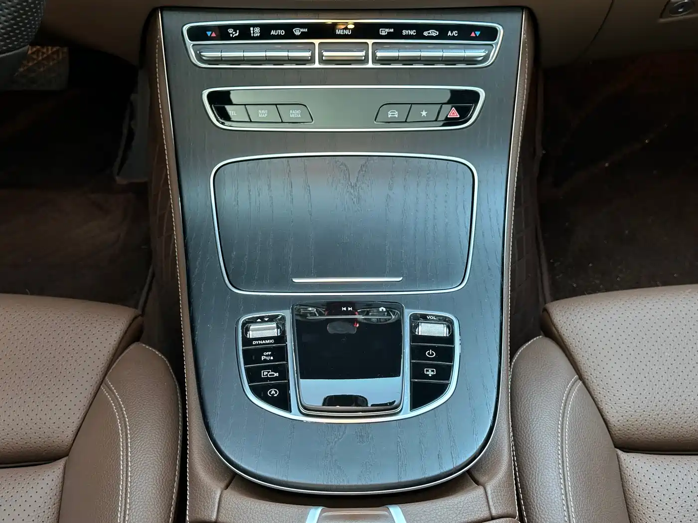 Mercedes-Benz E-Class 2022 E 300 L Sport Luxury фото 18