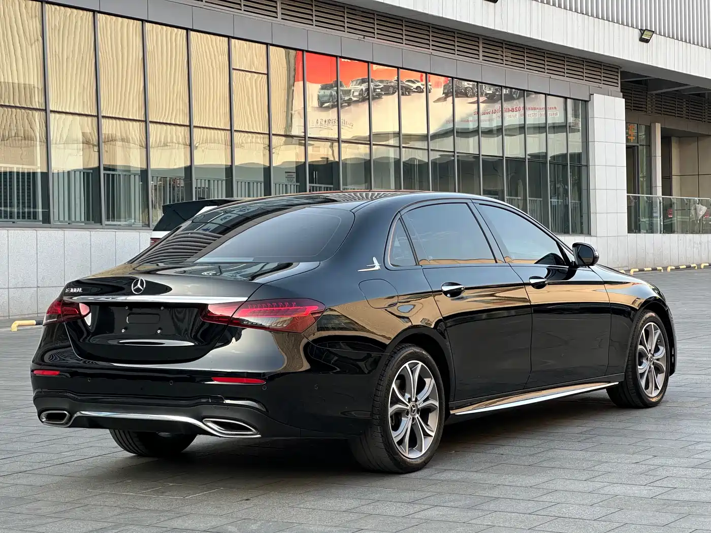 Mercedes-Benz E-Class 2022 E 300 L Sport Luxury фото 24