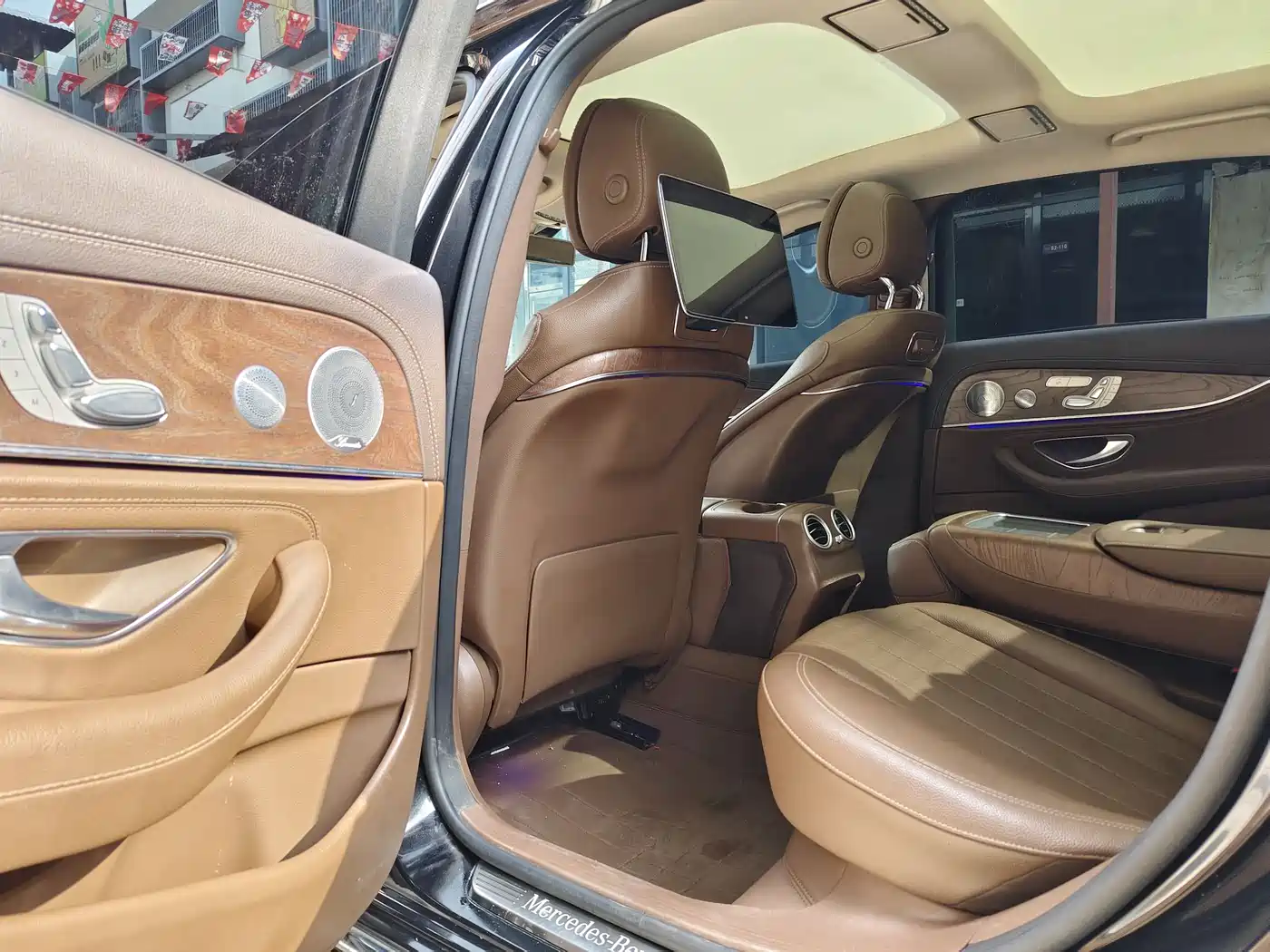 Mercedes-Benz E-Class 2019 E 300 L Luxury фото 10