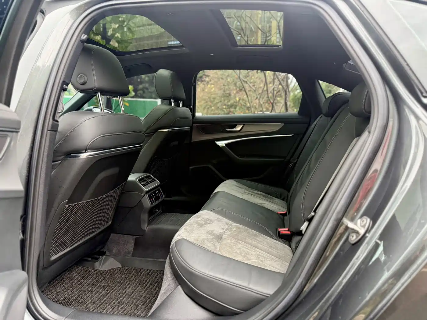 Audi A6L 2021 45 TFSI quattro Exclusive Sport фото 6