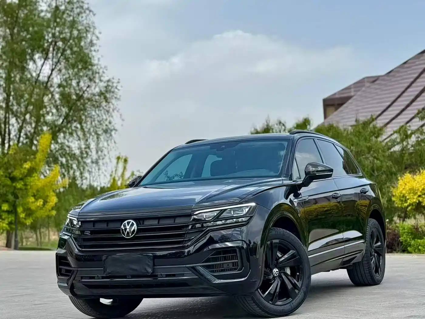 Volkswagen Touareg 2022 3.0TSI Rui Xiang Edition Gloss Black Sport Package фото 3