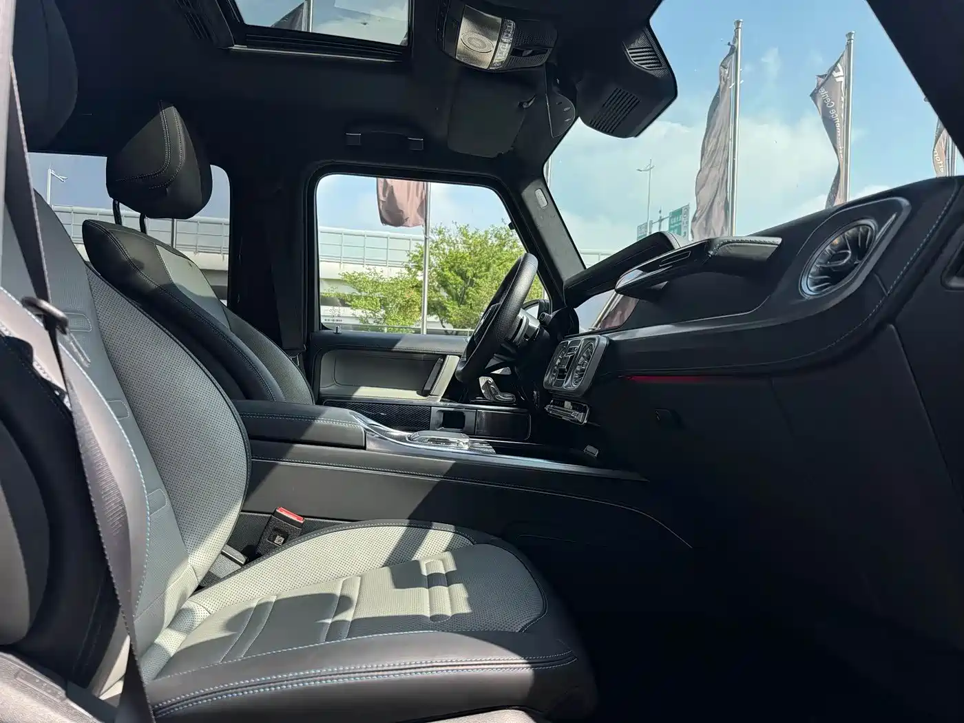 Mercedes-Benz G-Class New Energy 2025 G580 Launch Special Edition фото 19