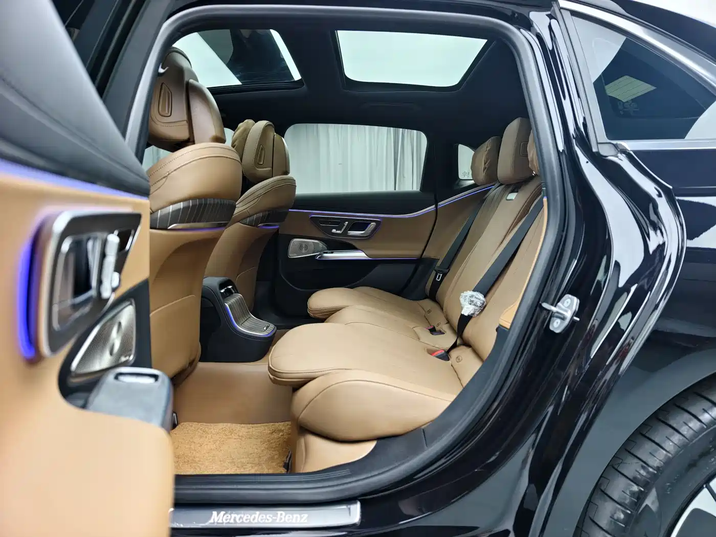 Mercedes-Benz E-Class 2024 Facelift E 300 L Luxury фото 13