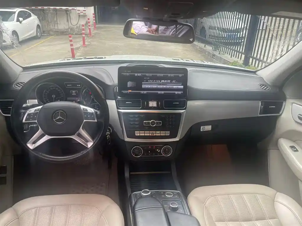 Mercedes-Benz GL-Class 2014 GL 400 4MATIC Dynamic фото 3