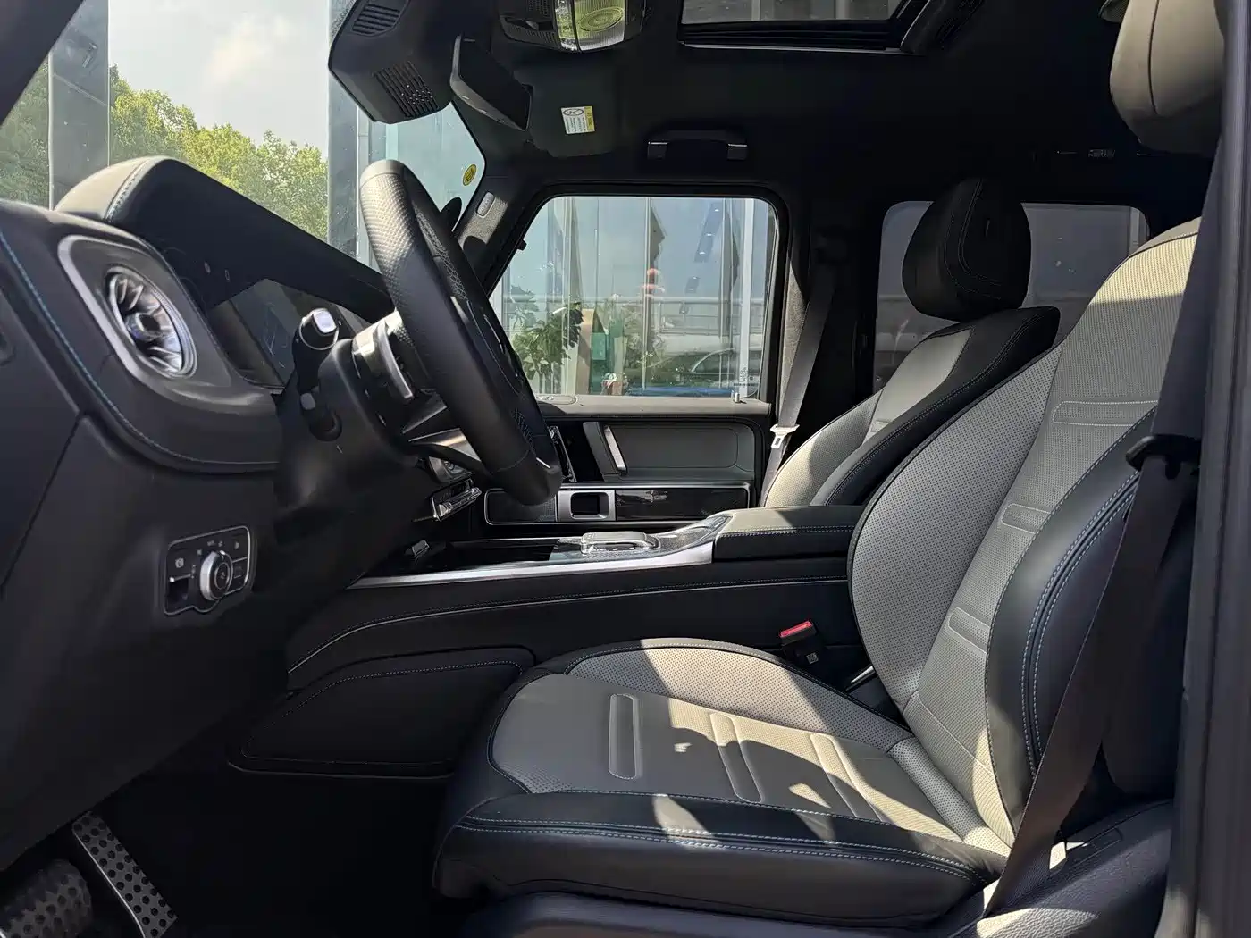 Mercedes-Benz G-Class New Energy 2025 G580 Launch Special Edition фото 8