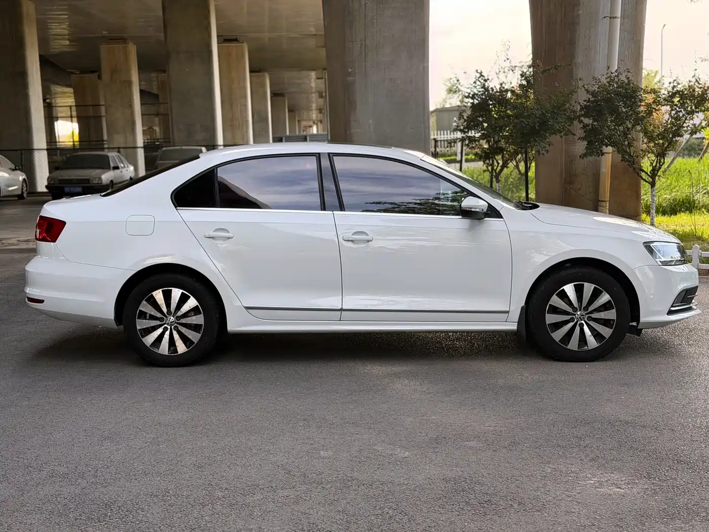 Volkswagen Sagitar 2018 1.6L Automatic Comfort фото 4