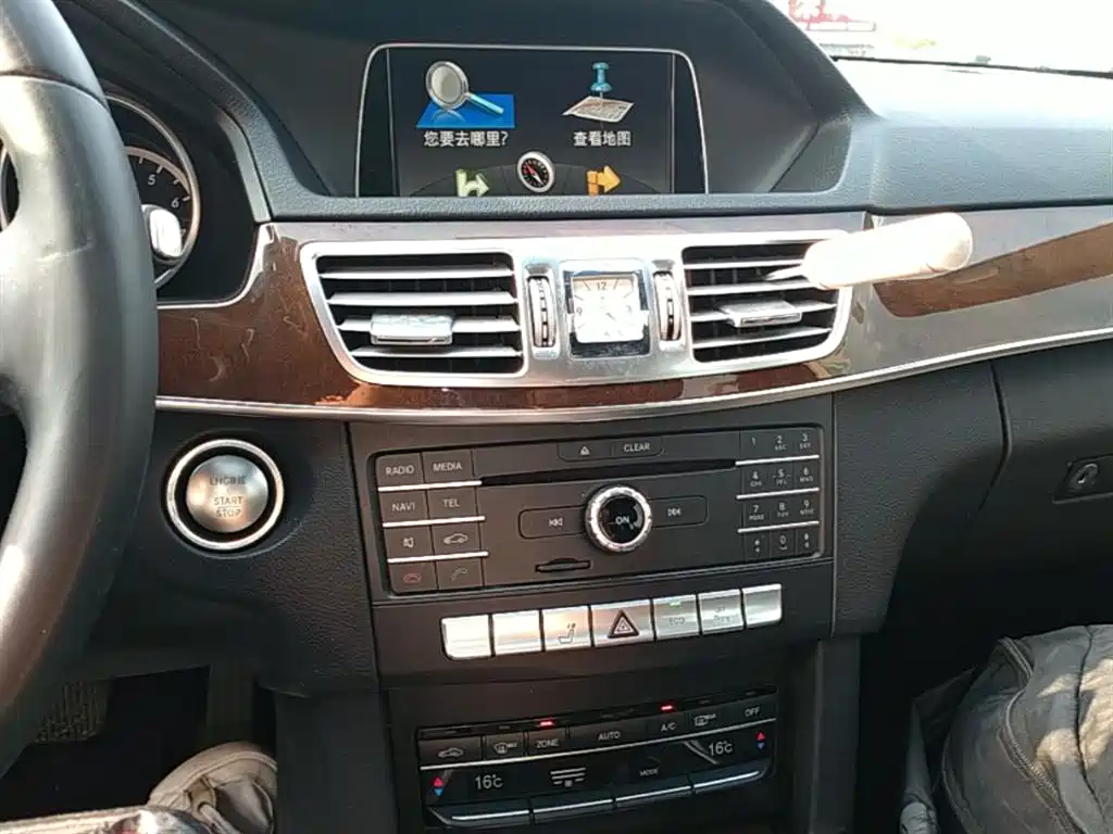 Mercedes-Benz E-Class 2015 Facelift E 200 L фото 13