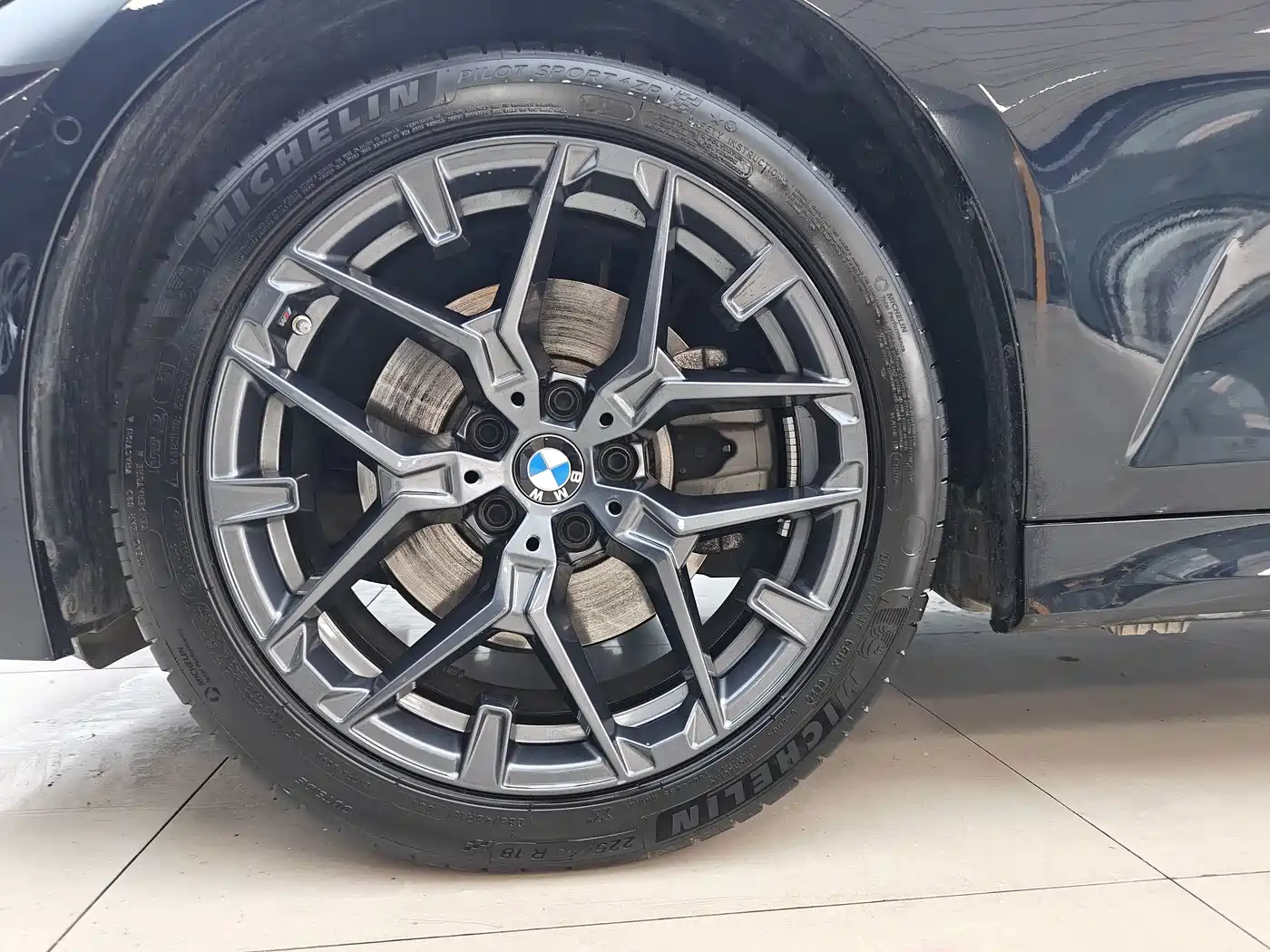 BMW 3 Series 2025 330Li M Sport Night Edition фото 17