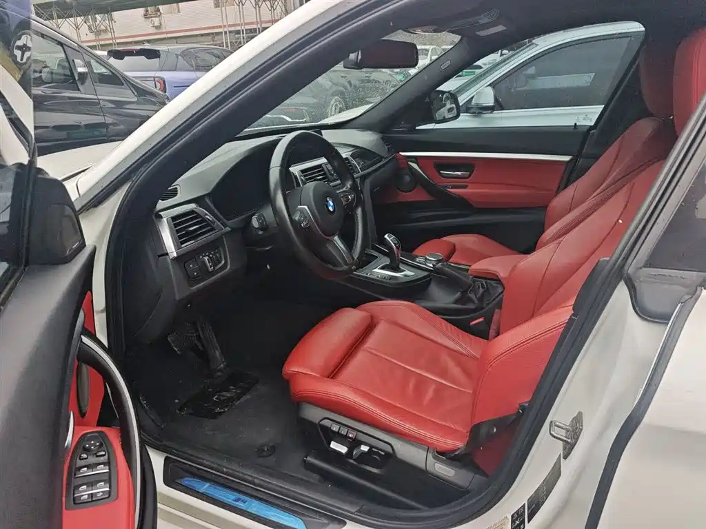 BMW 3 Series GT 2018 330i xDrive M Sport фото 12