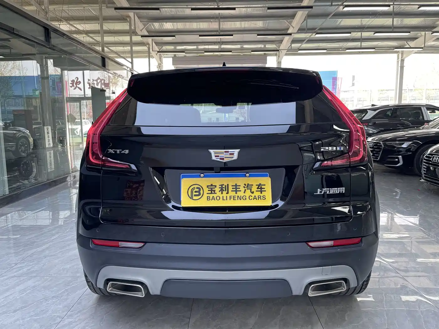 CADILLAC XT4