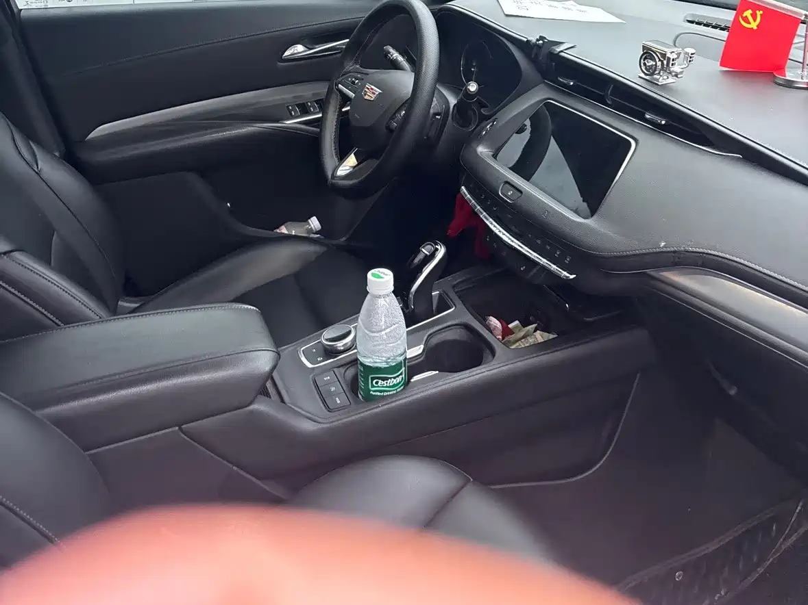 Cadillac XT4 2021 28T FWD Luxury Edition фото 9