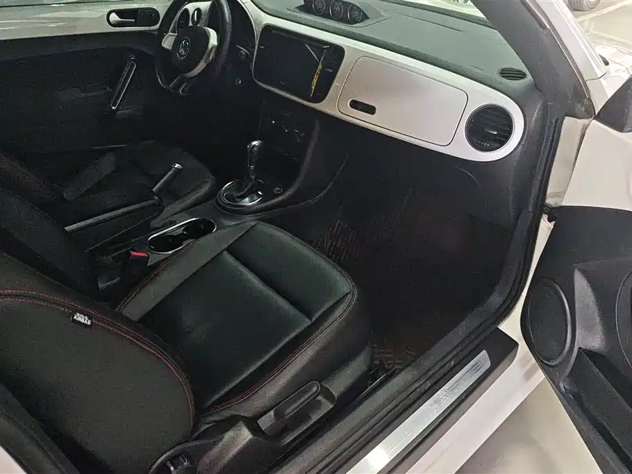 Volkswagen Beetle 2013 1.4TSI Fashion Edition фото 8