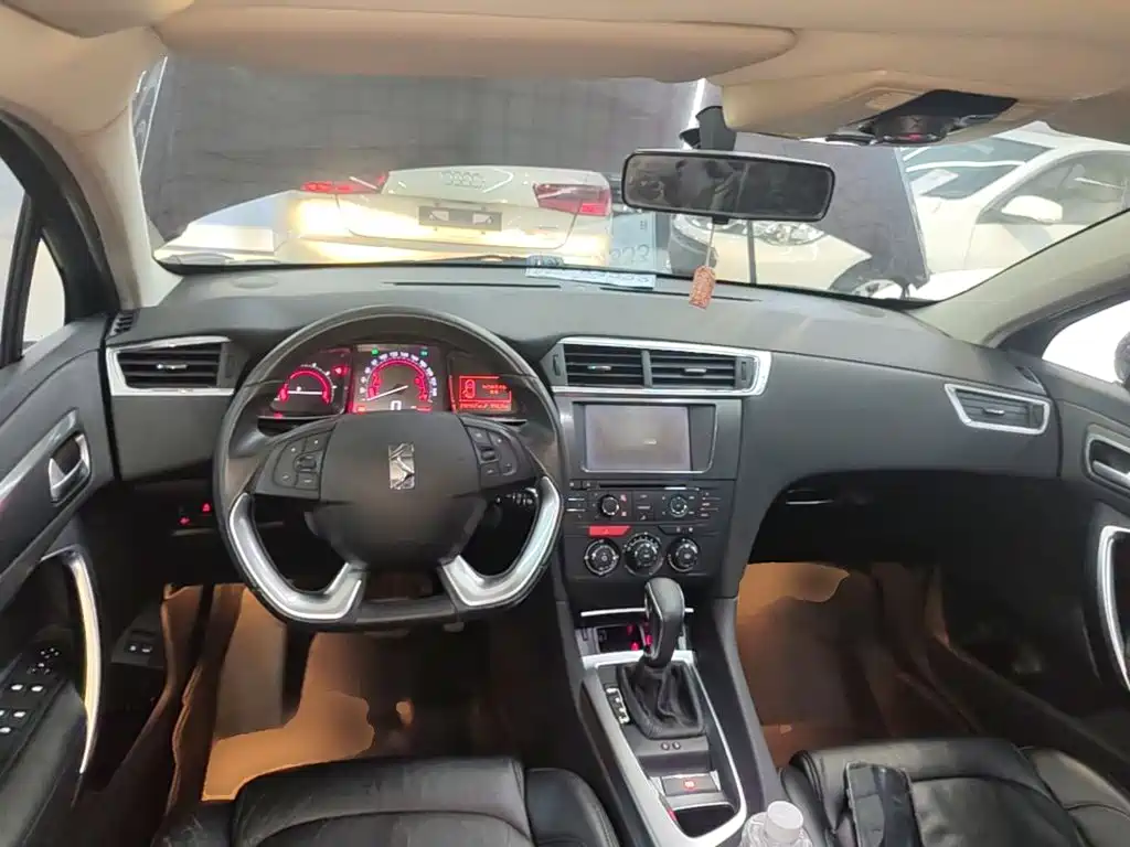 DS 6 2015 2016 1.6T Elegance THP160