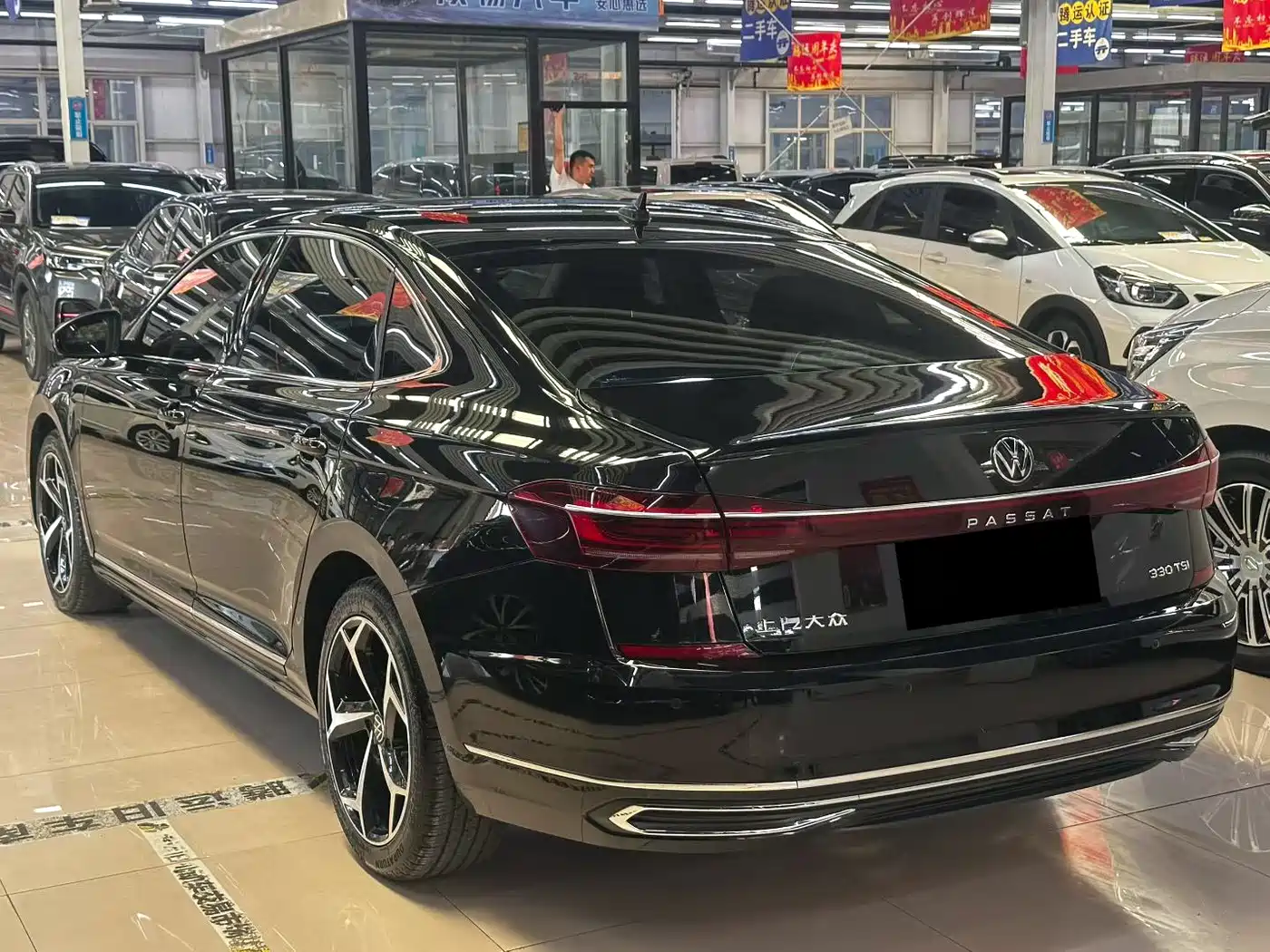 Volkswagen Passat 2022 330TSI Starlight Elite Edition фото 4