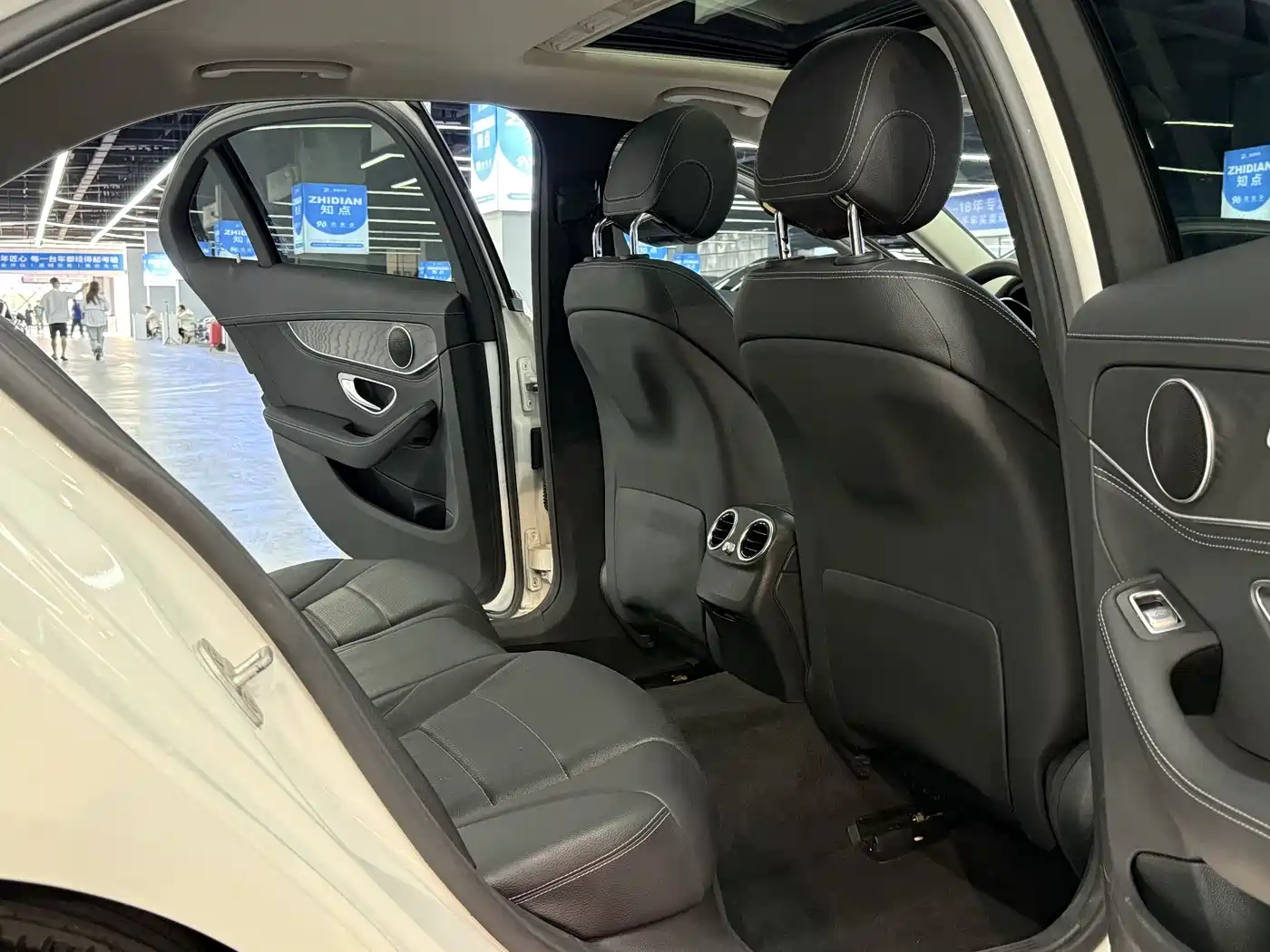 Mercedes-Benz C-Class 2015 Facelift C 180 L Sport фото 23