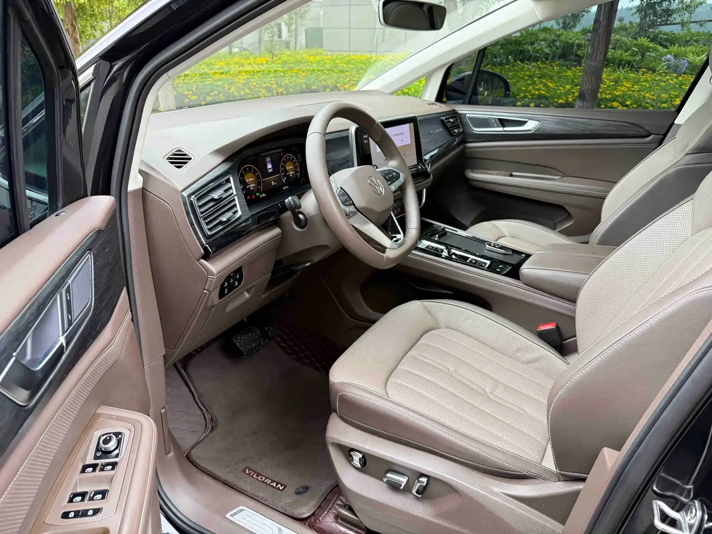 Volkswagen Viloran 2023 330TSI Luxury Edition фото 13