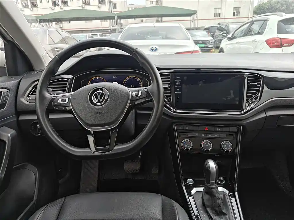 Volkswagen T-ROC 2022 280TSI DSG 2WD Comfort PLUS фото 5