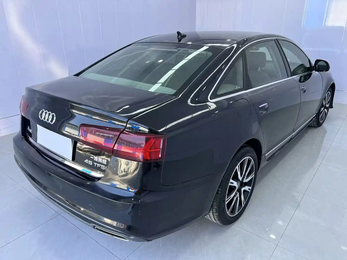 Audi A6L 2010 2.0 TFSI Automatic Standard фото 5