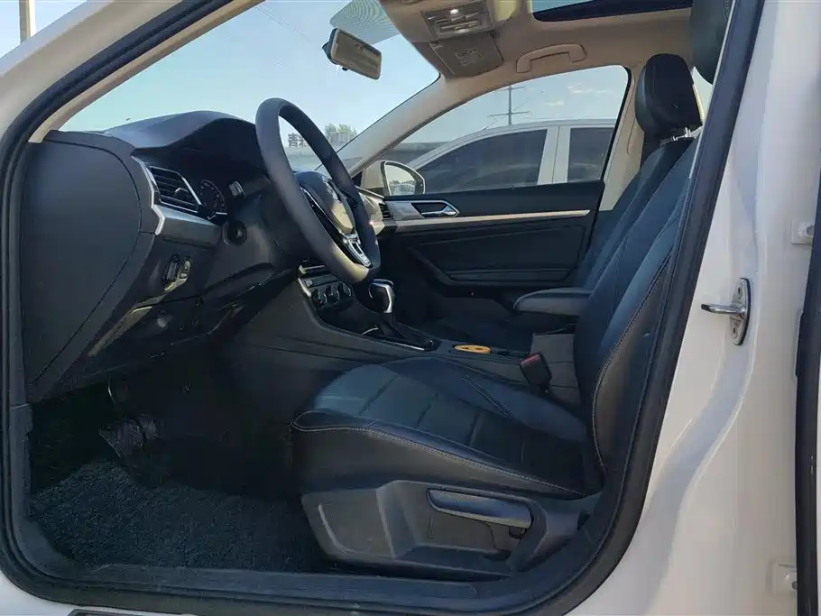 Volkswagen Lavida 2019 1.5L Automatic Comfort Edition China VI фото 9