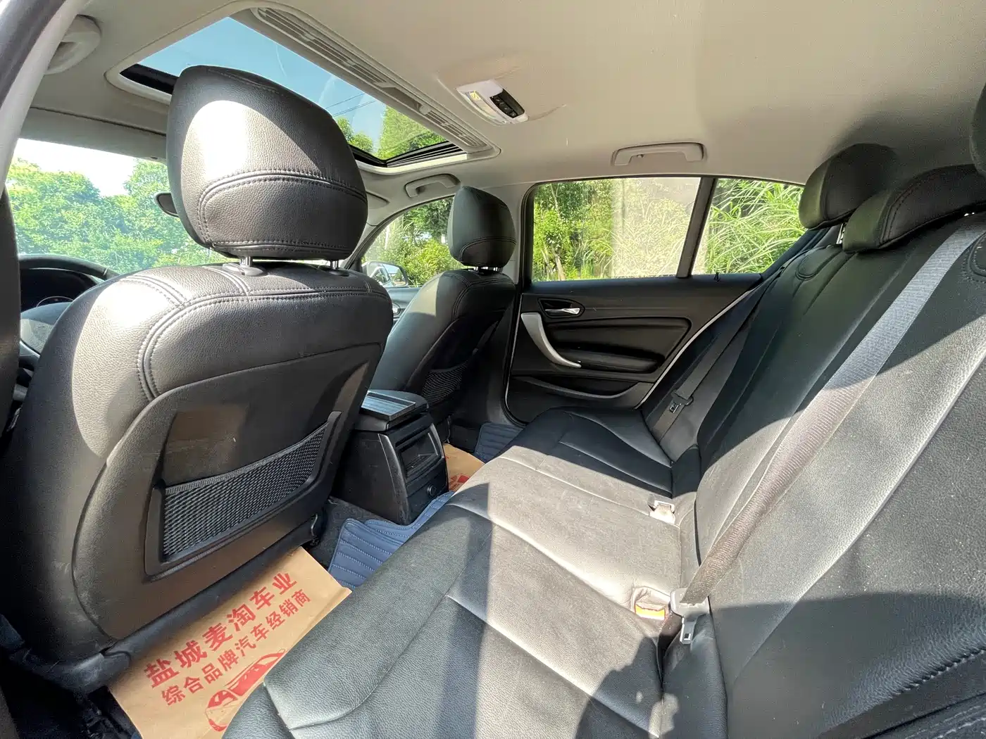 BMW 1 Series (Import) 2018 118i Leading фото 9