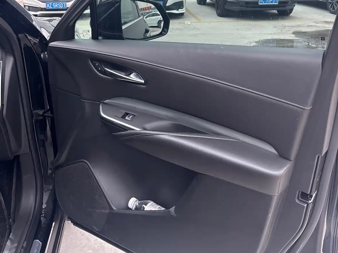 Cadillac XT4 2021 28T FWD Luxury Edition фото 8
