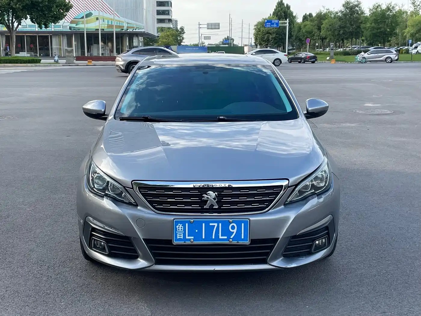 Peugeot 308 2016 1.6L Automatic Luxury фото 2
