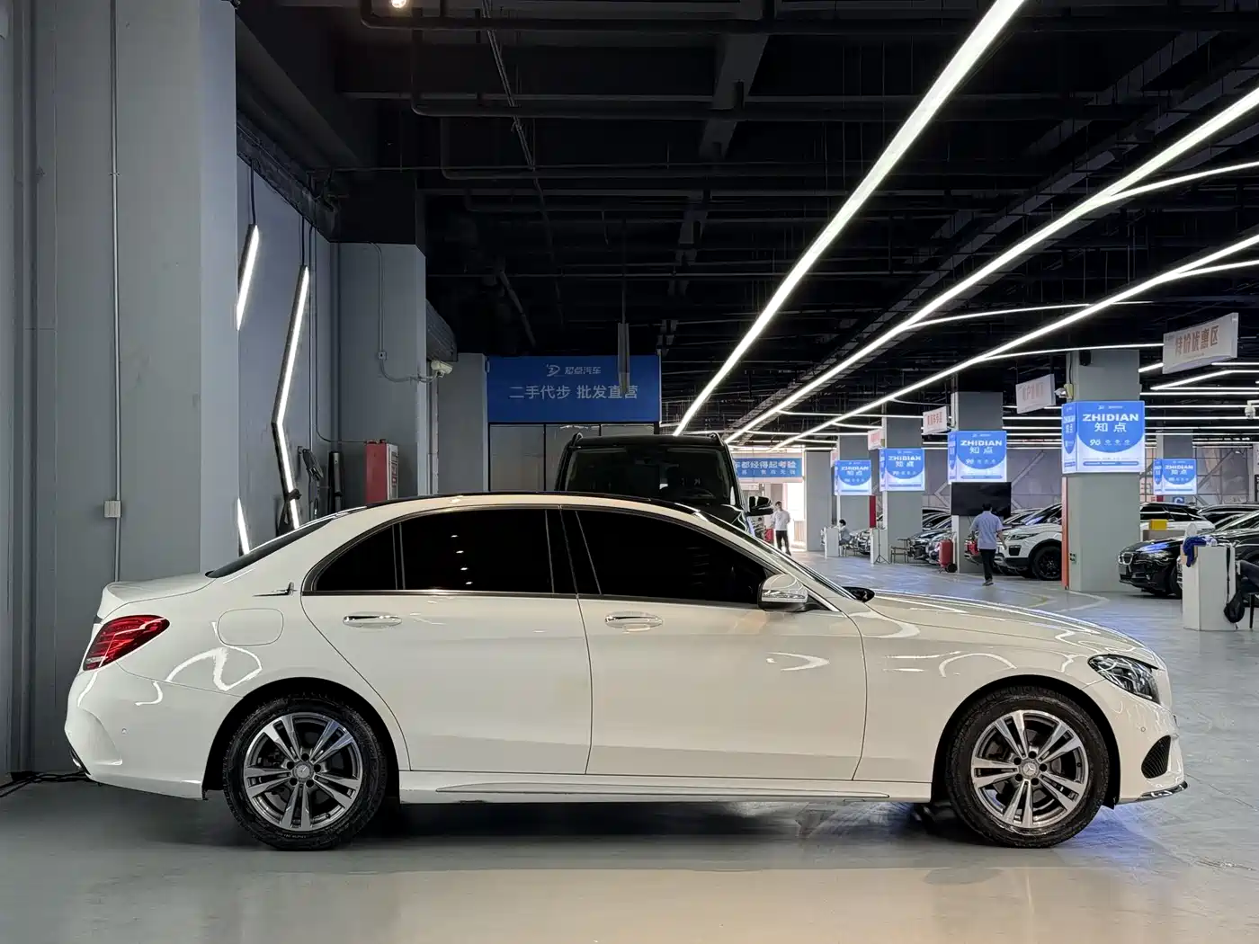 Mercedes-Benz C-Class 2015 Facelift C 180 L Sport фото 6