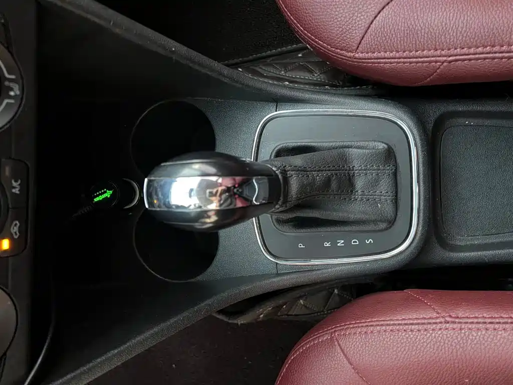 Volkswagen Polo 2018 1.5L Auto Safe Drive фото 11