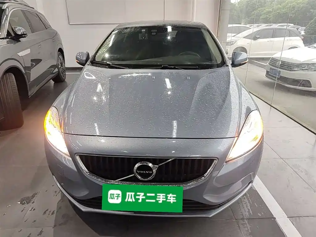 Volvo V40 2019 2019 T3 Momentum