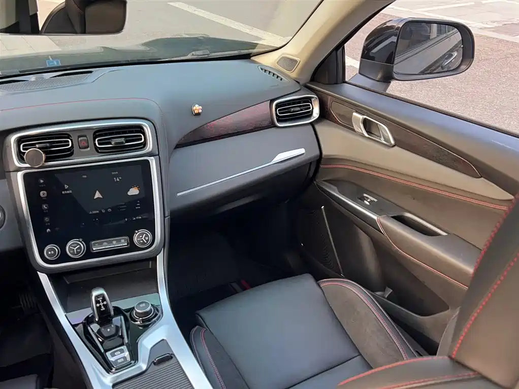 Lynk & Co 01 2019 2.0T AWD Pro Edition China V фото 20
